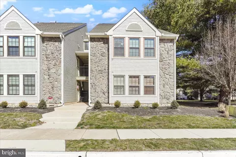 32 Summit Ct, Marlton, NJ 08053
