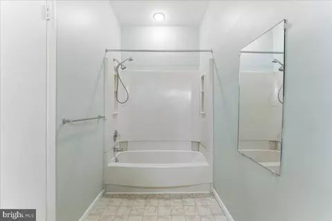 Bath - 32 Summit Ct, Marlton, NJ 08053 photo 2 of 3