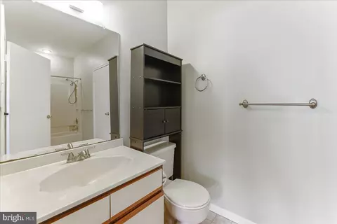 Bath - 32 Summit Ct, Marlton, NJ 08053 photo 3 of 3