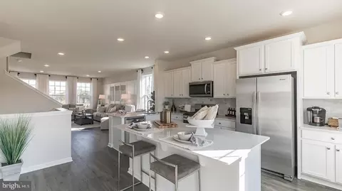 476 Monte Farm Rd, Mount Laurel, NJ 08054