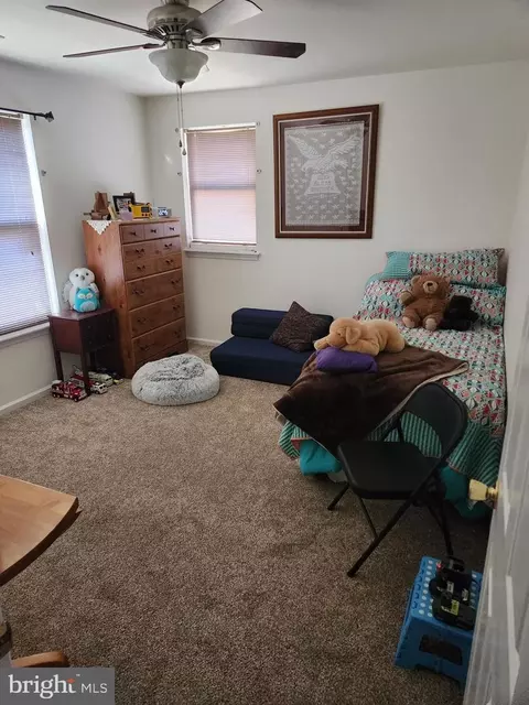 Bedroom - 36 Woodbine Ave, Maple Shade, NJ 08052 photo 3 of 4