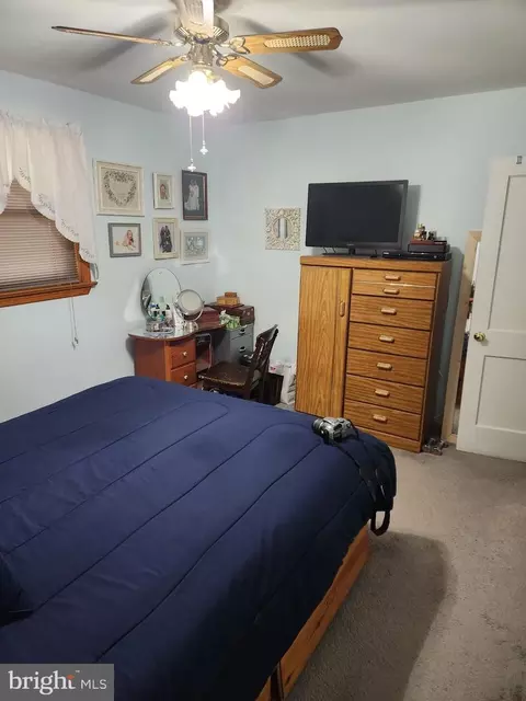 Bedroom - 36 Woodbine Ave, Maple Shade, NJ 08052 photo 2 of 4