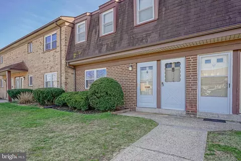 1127 Kaye Ct, Burlington, NJ 08016