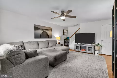 3116 Harbour Dr, Palmyra, NJ 08065