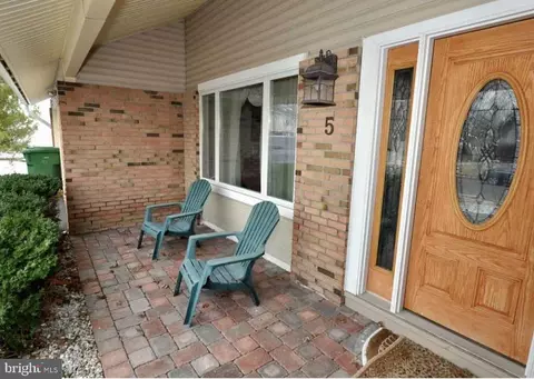 5 Erynwood Ave, Marlton, NJ 08053