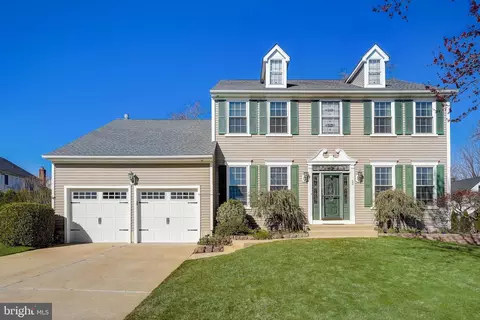 52 Country Squire Ln, Marlton, NJ 08053