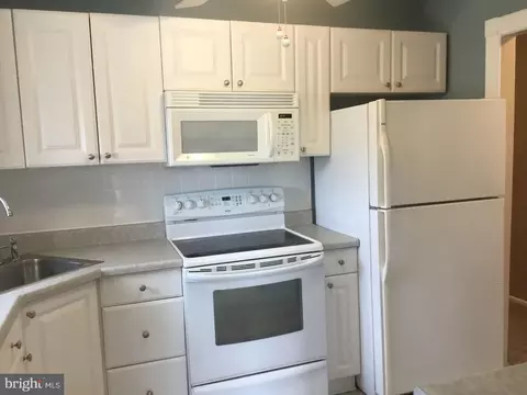 21 Florence Tollgate Pl # -8, Florence, NJ 08518