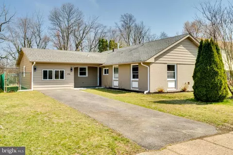 126 Millbrook Dr, Willingboro, NJ 08046