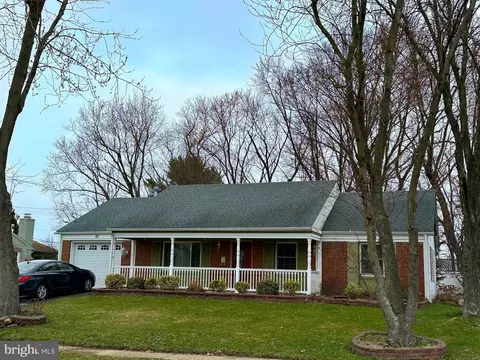 93 Genesee Ln, Willingboro, NJ 08046