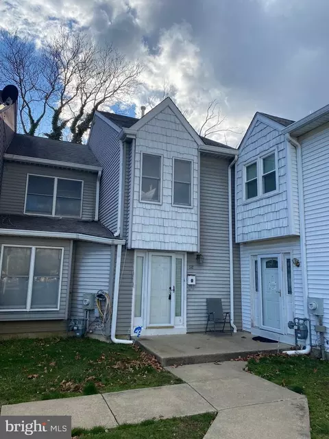98 Suburban Blvd, Delran, NJ 08075