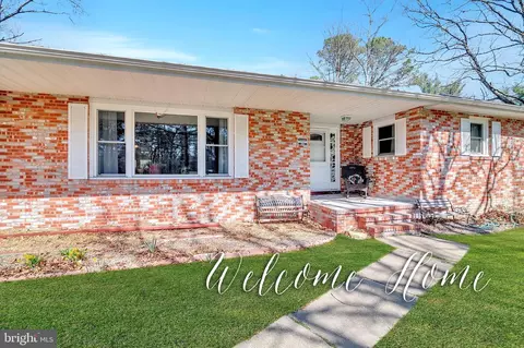 665 Lakehurst Rd, Browns Mills, NJ 08015