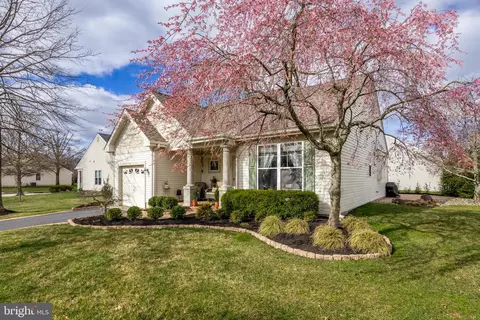 20 Tulip Ct, Marlton, NJ 08053