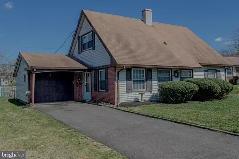 31 Pickwick Ln, Willingboro, NJ 08046