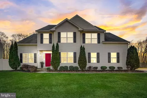 154 Memorial Ln, Mount Laurel, NJ 08054