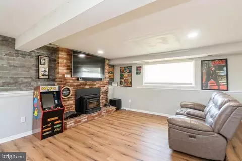 Living - 907 Russo Dr, Westampton, NJ 08060 photo 5 of 5