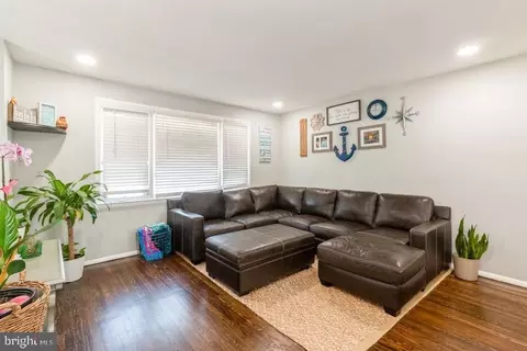 Living - 907 Russo Dr, Westampton, NJ 08060 photo 1 of 5
