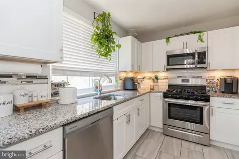 Kitchen - 907 Russo Dr, Westampton, NJ 08060 photo 4 of 6
