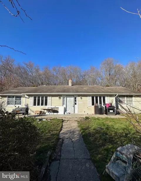 204 Norcross Ln, Pemberton, NJ 08068