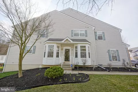 1 Weaver Dr, Marlton, NJ 08053