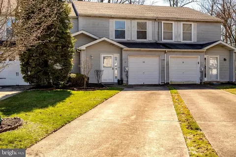 32 Society Ct, Burlington, NJ 08016