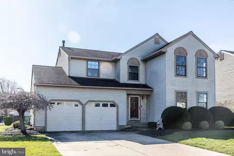 1 Keatley Dr, Marlton, NJ 08053