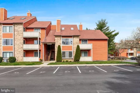 2118 A Greenwood Ct, Mount Laurel, NJ 08054