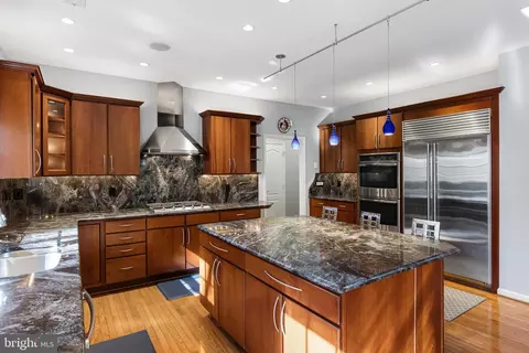 Kitchen - 5 Armstrong Dr, Moorestown, NJ 08057 photo 4 of 6