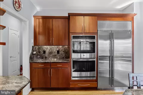 Kitchen - 5 Armstrong Dr, Moorestown, NJ 08057 photo 3 of 6