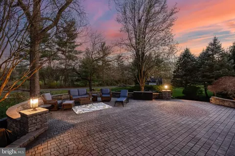 Exterior - 5 Armstrong Dr, Moorestown, NJ 08057 photo 4 of 9
