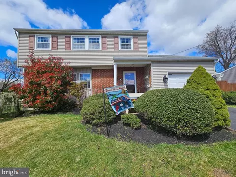 212 N Harrison Ave, Edgewater Park, NJ 08010