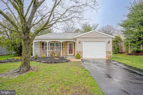55 Buckingham Dr, Southampton, NJ 08088