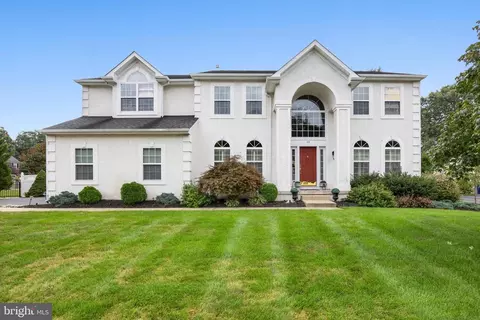 26 Longfellow Ln, Hainesport, NJ 08036