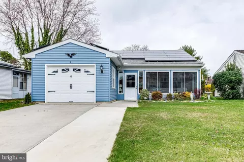 6 Sheffield Pl, Southampton, NJ 08088
