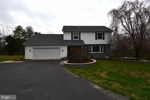 609 Monmouth Rd, Wrightstown, NJ 08562