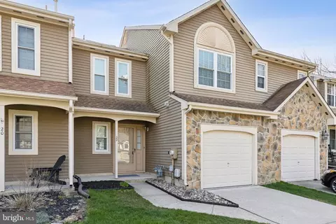 22 Eddlewood Pl, Mount Laurel, NJ 08054