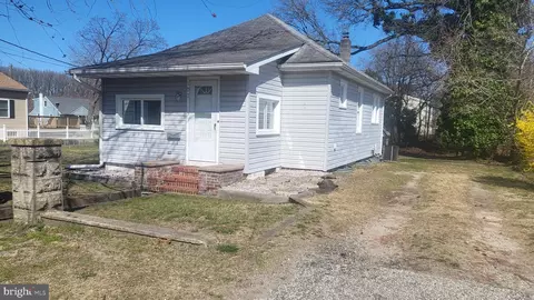 107 N Cumberland Ave, Hainesport, NJ 08036