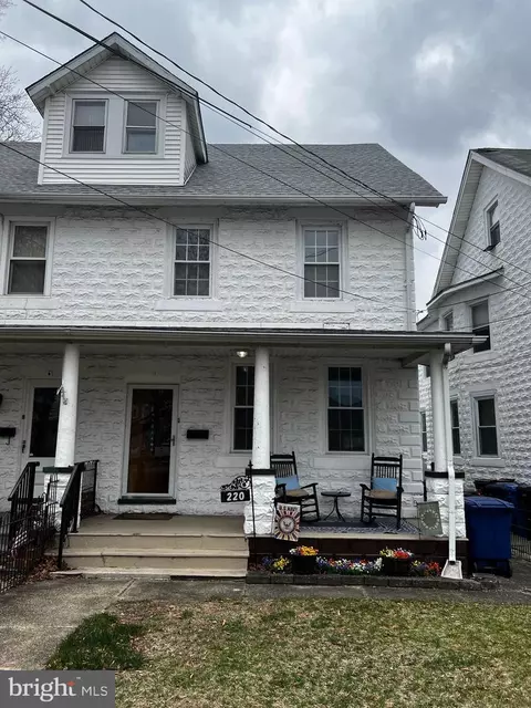 220 Lippincott Ave, Riverside, NJ 08075