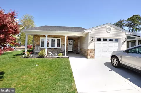 228 Huntington Dr, Southampton, NJ 08088