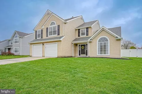 22 Whitehaven Dr, Lumberton, NJ 08048