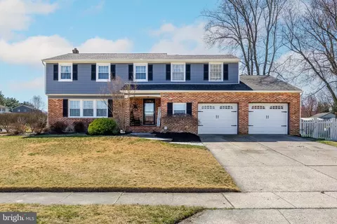 13 Eustace Rd, Marlton, NJ 08053