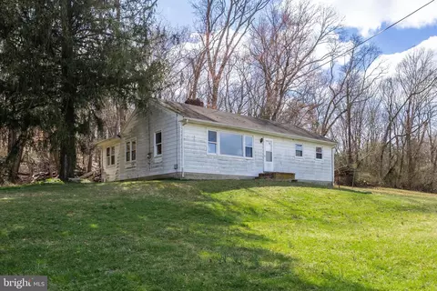212 Juliustown Rd, Columbus, NJ 08022