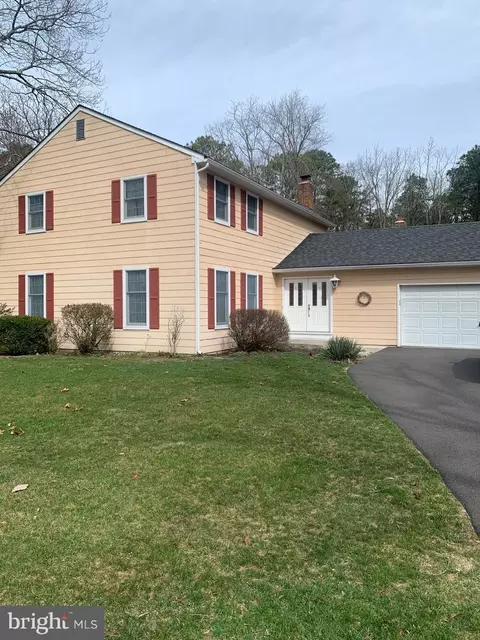 10 Mill Park Ln, Marlton, NJ 08053