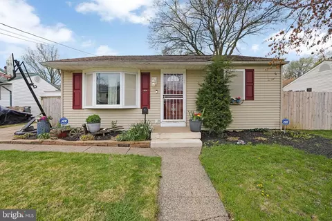 424 Oakland Ave, Maple Shade, NJ 08052