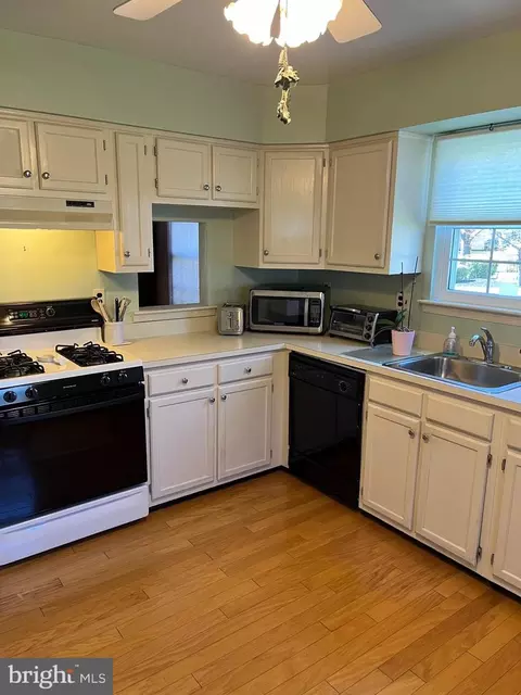 Kitchen - 14 E Berwin Way, Mount Laurel, NJ 08054 photo 1 of 2