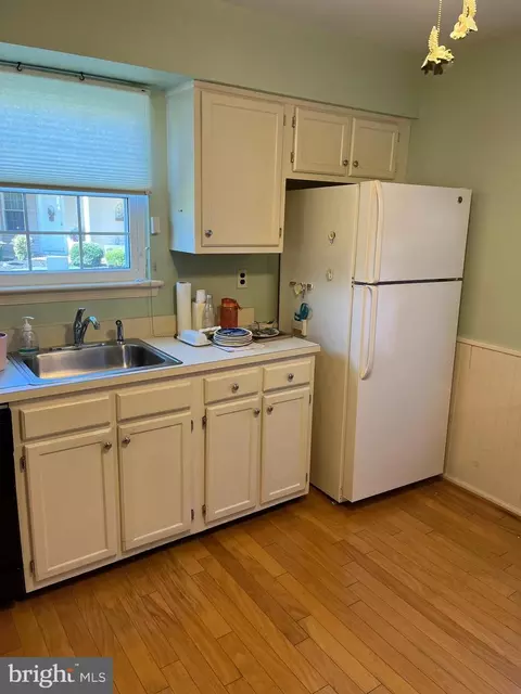 Kitchen - 14 E Berwin Way, Mount Laurel, NJ 08054 photo 2 of 2