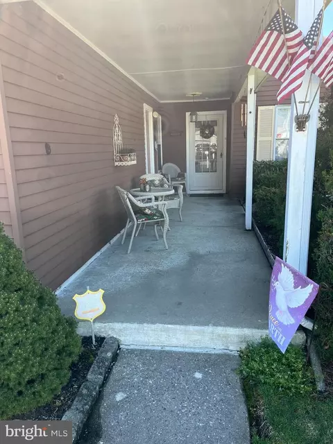 Exterior - 14 E Berwin Way, Mount Laurel, NJ 08054 photo 2 of 5
