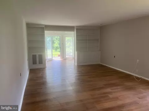 Living - 14 E Berwin Way, Mount Laurel, NJ 08054 photo 2 of 2