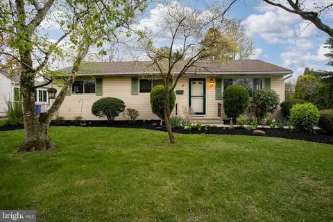 49 Hinkle Dr, Bordentown, NJ 08505