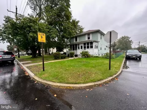 248 W 5th St, Florence, NJ 08518