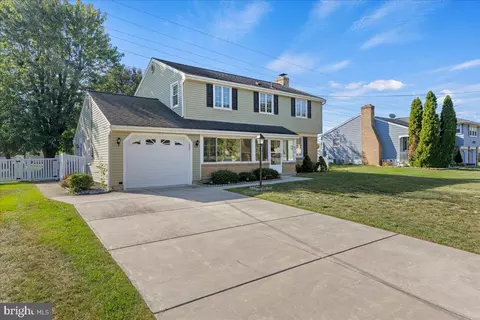 824 Hilltop Rd, Cinnaminson, NJ 08077